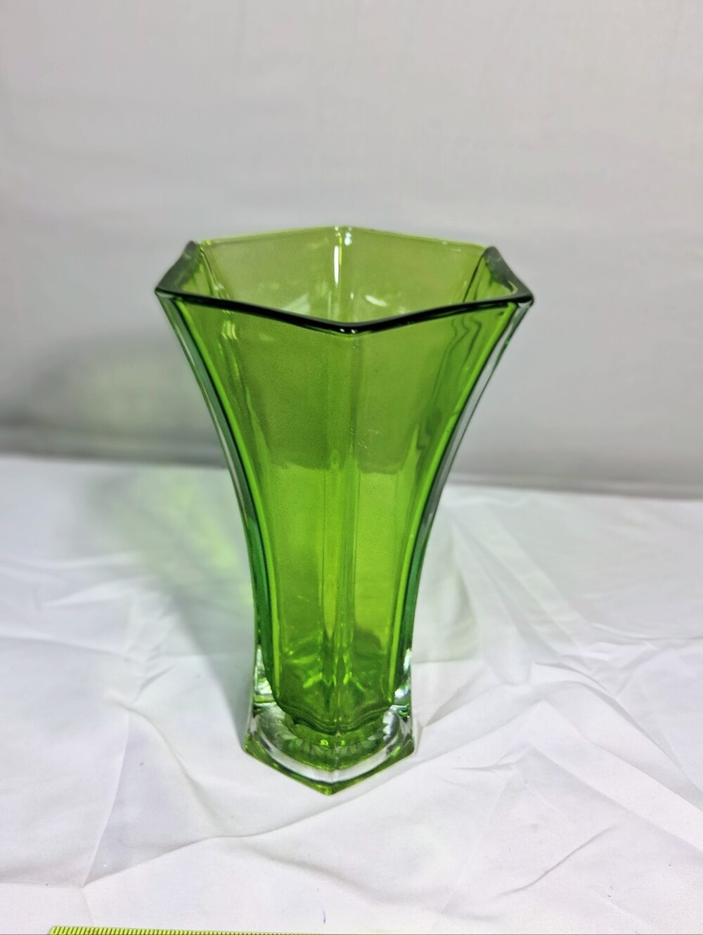 Vintage Emerald Green Hoosier Glass 4040 Art Deco Early to Mid 1900's Glass Vase